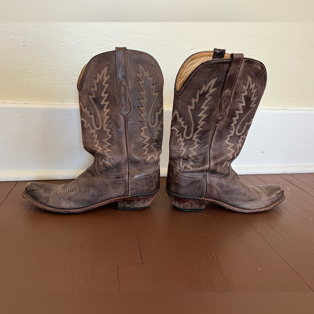 Old West Distressed Brown Cowboy Boots